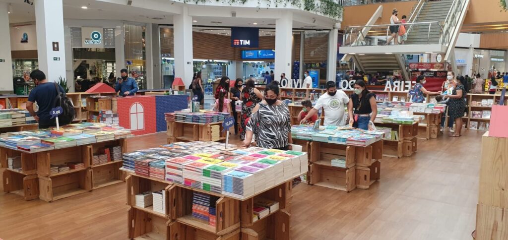 Mais de mil títulos a disposição na Feira de Livros do Amazonas ...