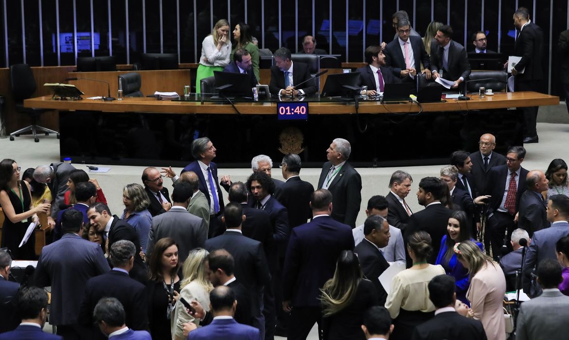 Votação da minirreforma eleitoral, na Câmara dos Deputados (Foto: Lula Marques/Agência Brasil)