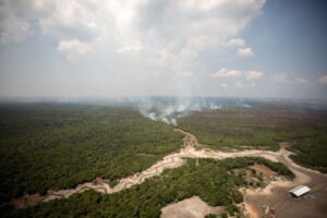 Governo libera recursos para combater queimadas e secas no Amazonas (Foto: Alex Pazuello/Secom)
