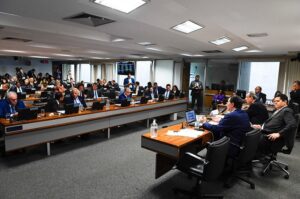 Reunião no Senado Federal para analisar texto da reforma tributária (Foto: Roque Sá/Agência Senado)