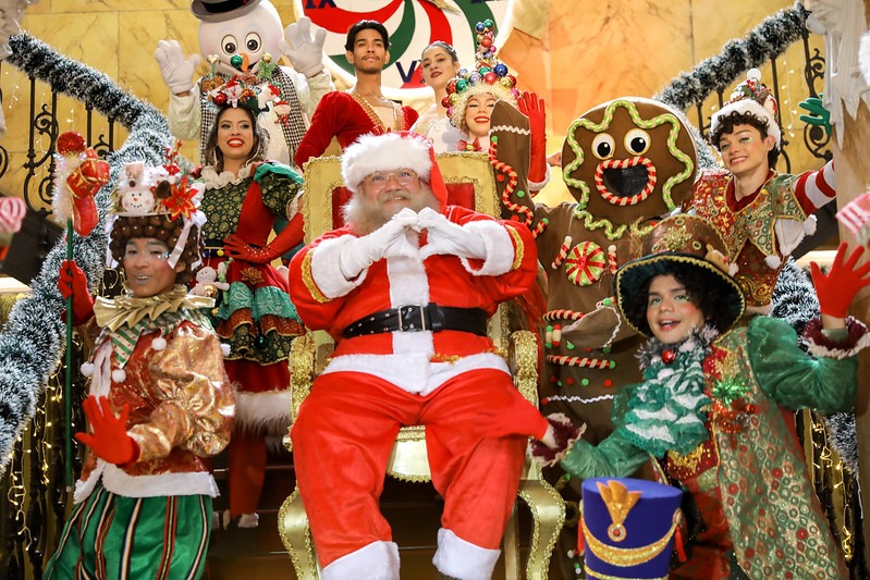 Papai Noel e os personagens de Natal vão estar no Largo São Sebastião (Foto: Divulgação/SCEC)