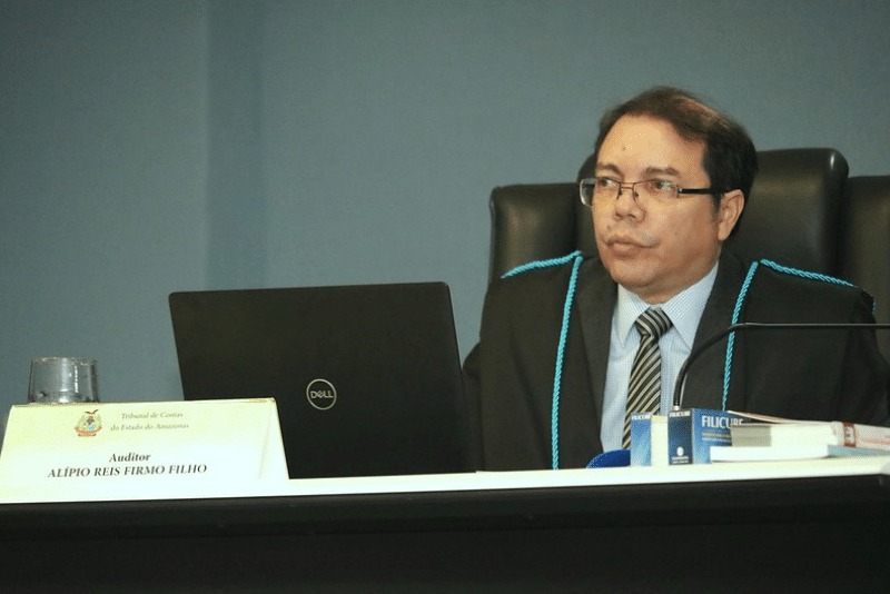 Conselheiro Alípio Reis aguarda esclarecimentos do HAJ (Foto: TCE/AM)