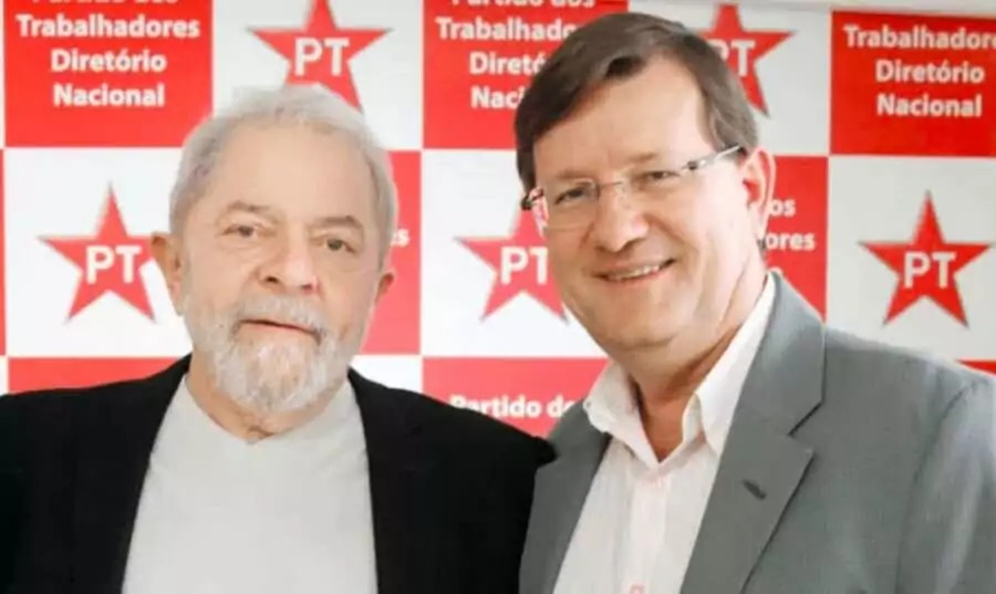 Zé Ricardo (dir) com Lula, em evento do PT: aposta para a Câmara Municipal (Foto: Divulgação)