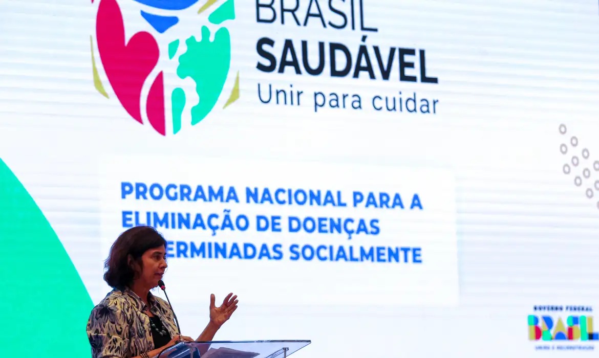 Ministra Nísia Trindade, no lançamento do "Brasil Saudável" (Foto: Fábio Rodrigues/Agência Brasil)