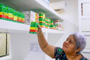 Medicamentos são distribuídos em 16 farmácias descentralizadas Foto: Secom